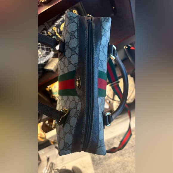 ❌SOLD❌EUC-Gucci Sherry 🍒 Line Boston bag Cross Body 2 straps❤️‍🔥❤️‍🔥❤️‍🔥 - Picture 4 of 7